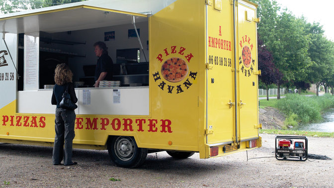 Groupe &eacute;lectrog&egrave;ne Endurance utilis&eacute; par des d&eacute;monstrateurs.