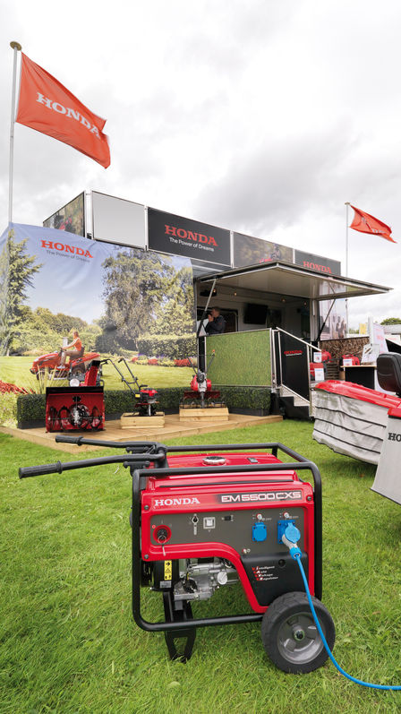 Groupe &eacute;lectrog&egrave;ne Endurance high-tech en cours d'utilisation.